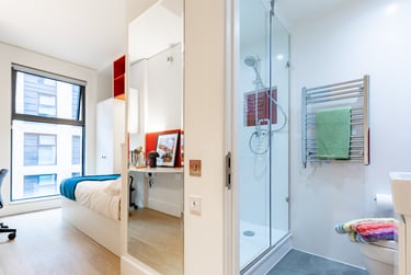 Classic En Suite at Spring Mews, Tinworth Street, Vauxhall, London, SE115EL - Image 9